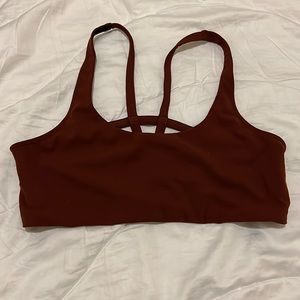 Vuori Yosemite Bra in Brick- size Med